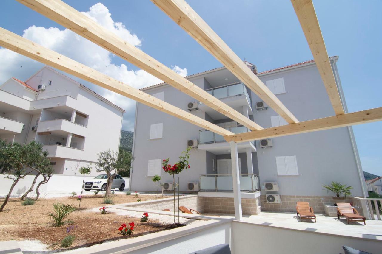Apartments Sara 2 Bol Exterior photo